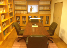 夢泉の図書室のイメージ
